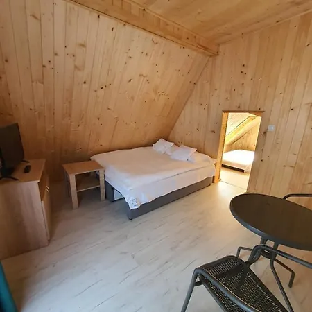 Siodemkacamp Maja Homestay