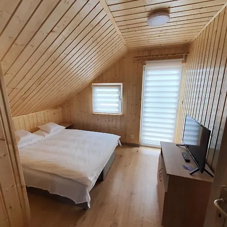 Siodemkacamp Maja Homestay *