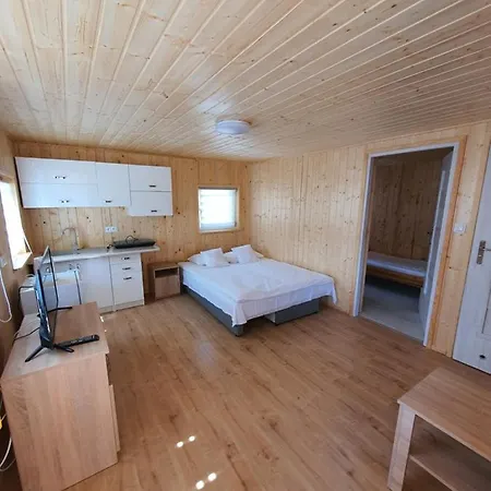 Siodemkacamp Maja Homestay