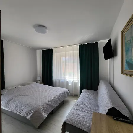 Siodemkacamp Maja Homestay *