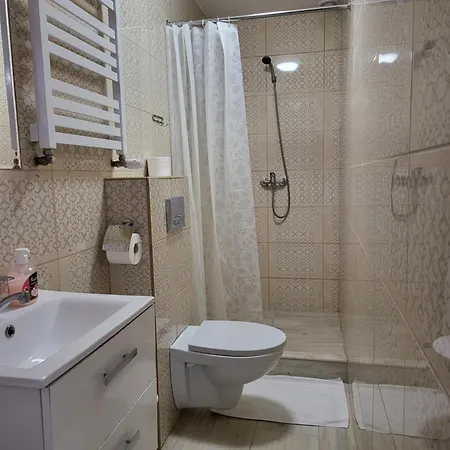 Siodemkacamp Maja Homestay *