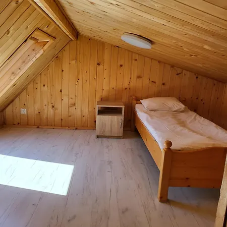 Siodemkacamp Maja Homestay Leba