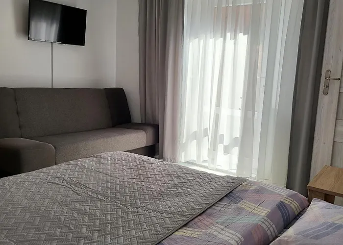 Siodemkacamp Maja Homestay Leba